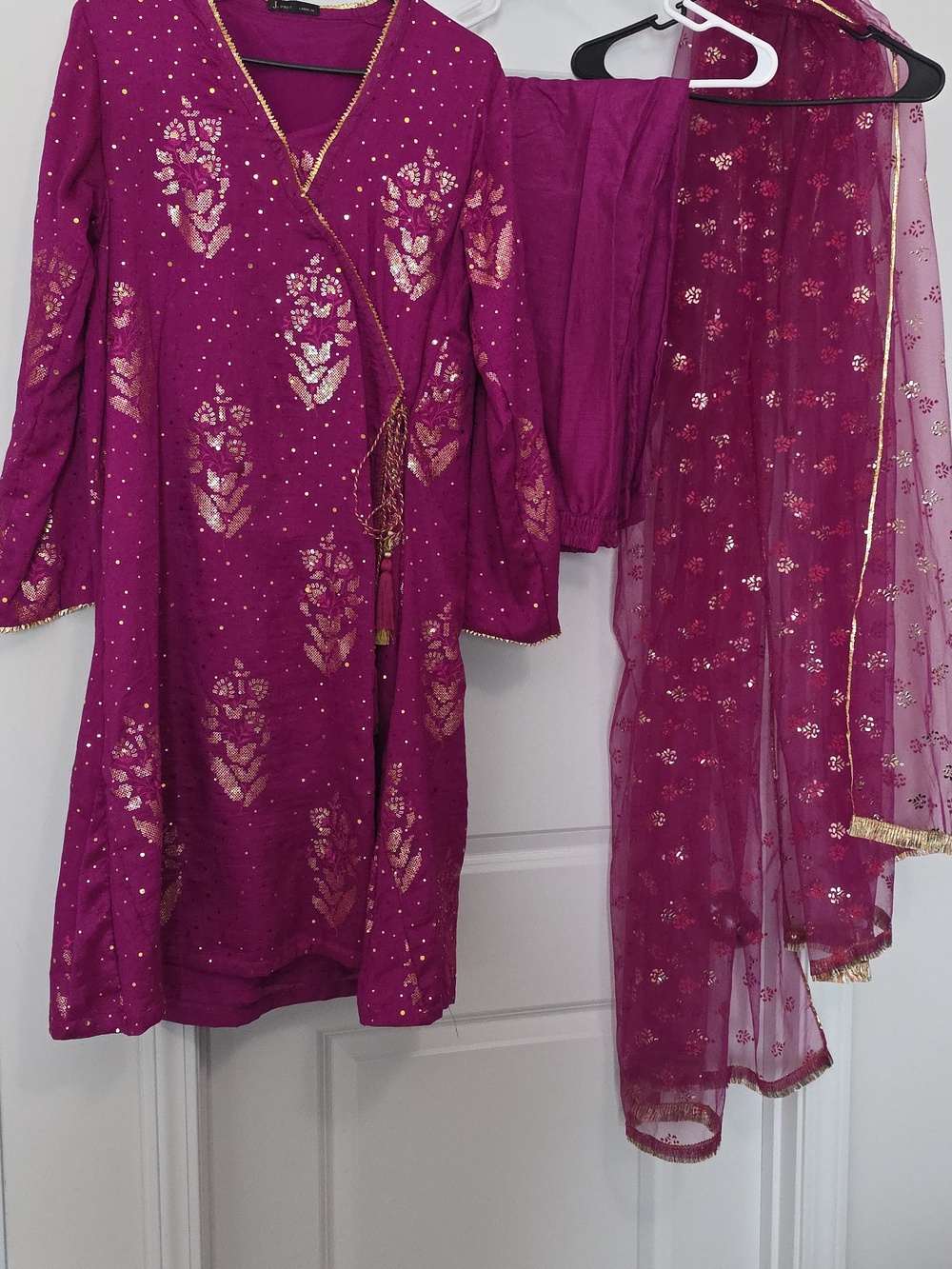 Pakistani Dress- J. PRET SIZE L Magenta Embroidered Tunic Set with Gold Accents